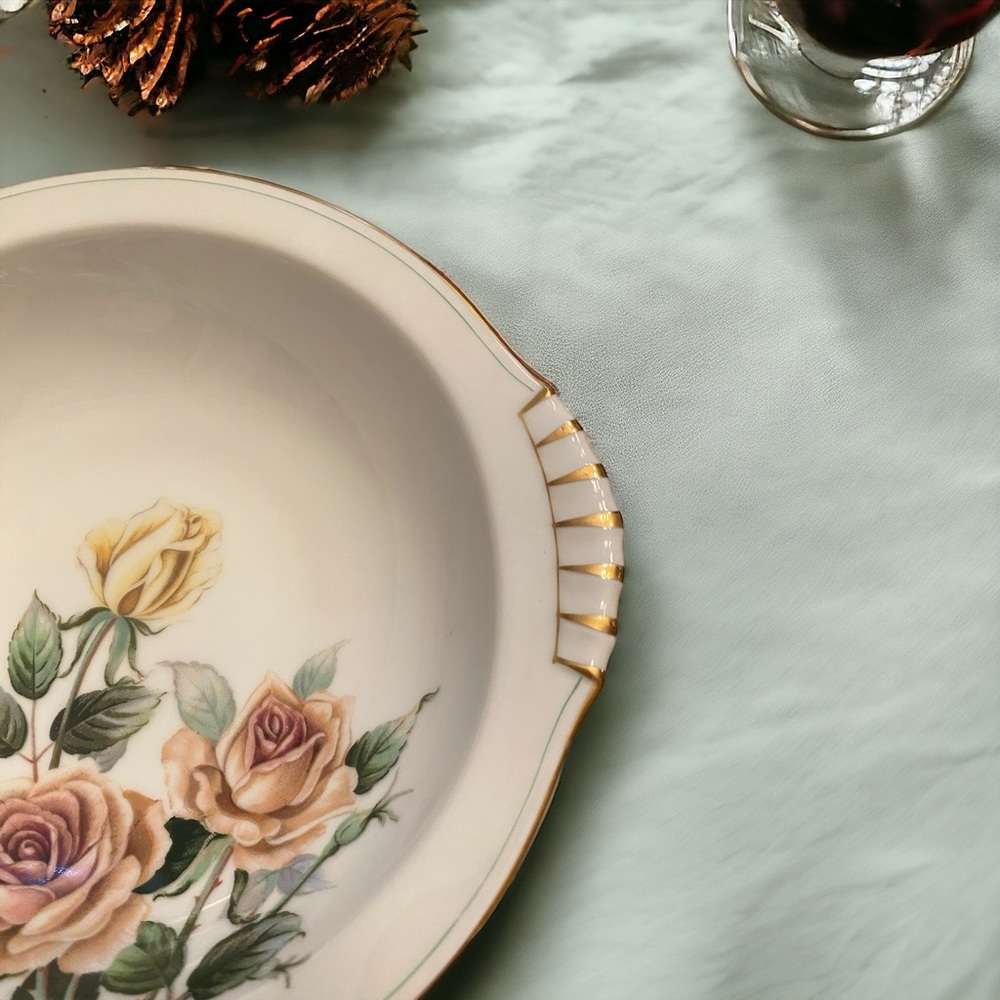 Kent China Trio Pattern serving bowl in mint condition. - Picture 4 of 5